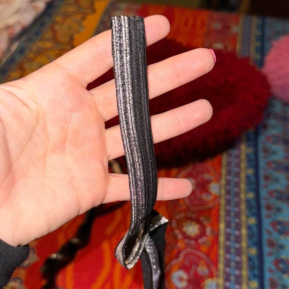 IHEARTRAVES SILVER & BLACK LEG WRAPS - Picture 4 of 4